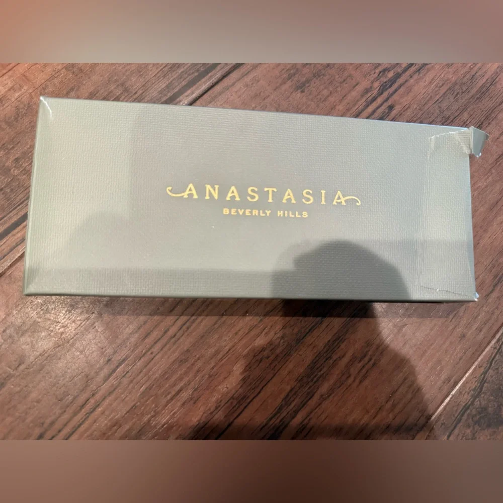 Anastasia Nouveau Palette Brand new never used